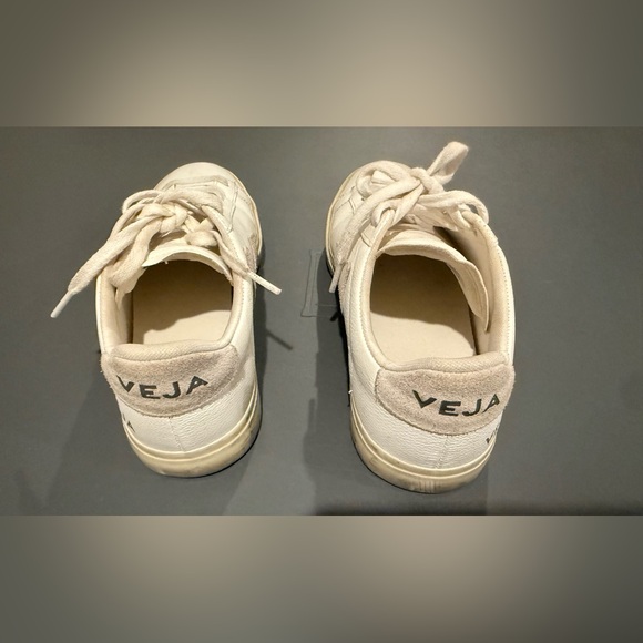 Veja Campo Leather Sneakers Size 39/ US 8 in White Natural Suede - Picture 8 of 11